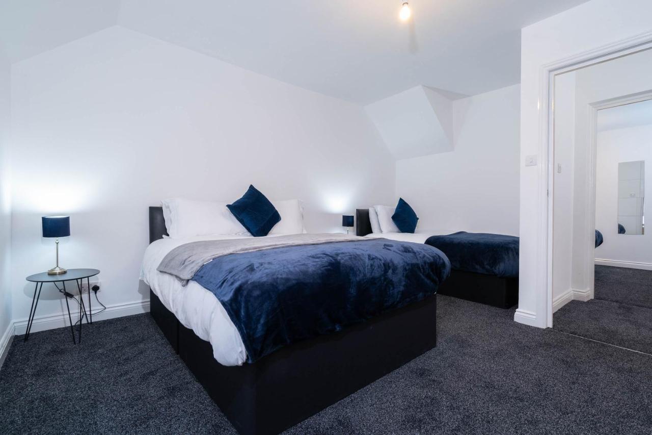 Three Bedroom Apartment- One Choice Stays Serviced Accommodation- Jewellery Quarter *