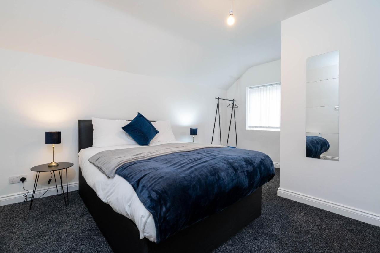 Three Bedroom Apartment- One Choice Stays Serviced Accommodation- Jewellery Quarter Apartment Birmingham