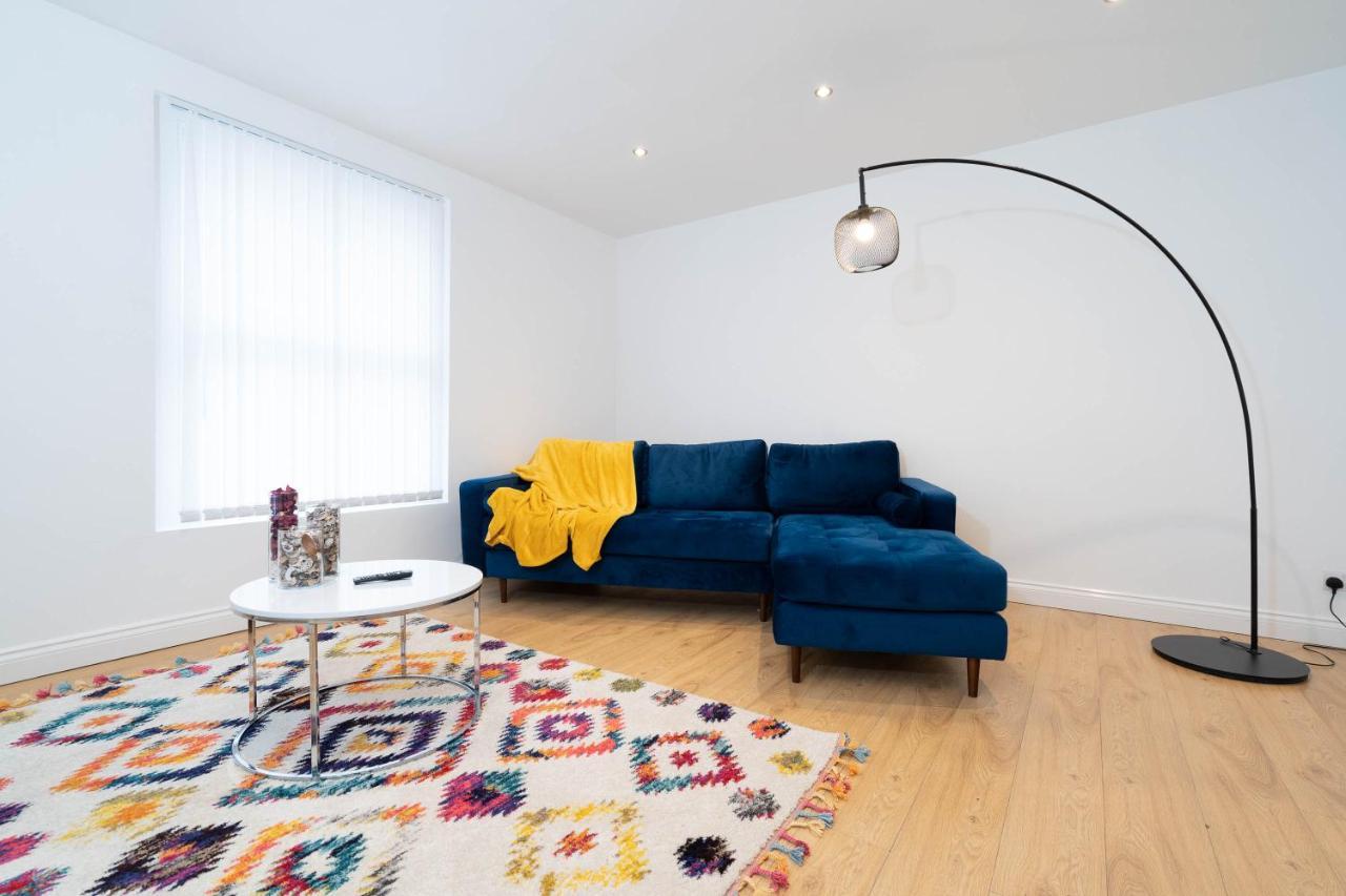 Three Bedroom Apartment- One Choice Stays Serviced Accommodation- Jewellery Quarter Birmingham