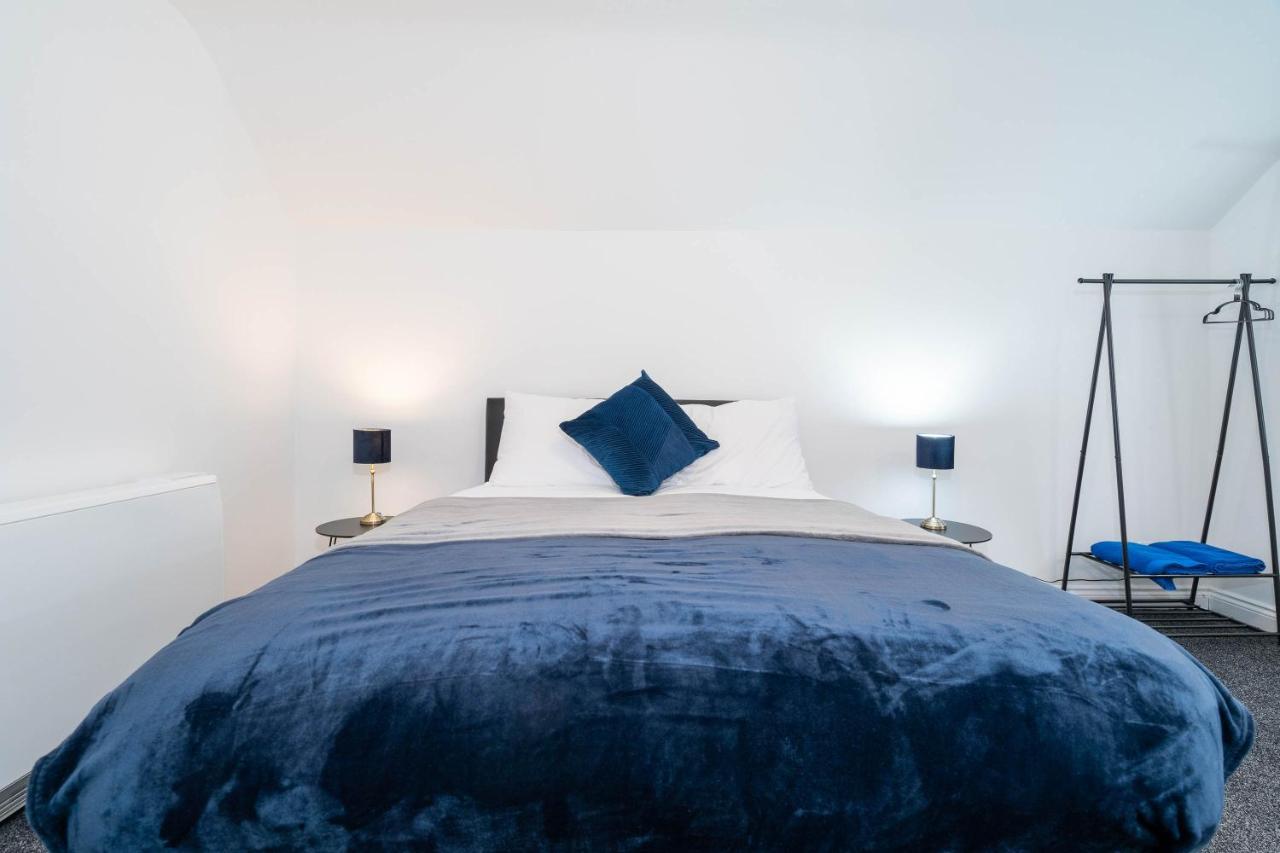 Three Bedroom Apartment- One Choice Stays Serviced Accommodation- Jewellery Quarter Apartment *