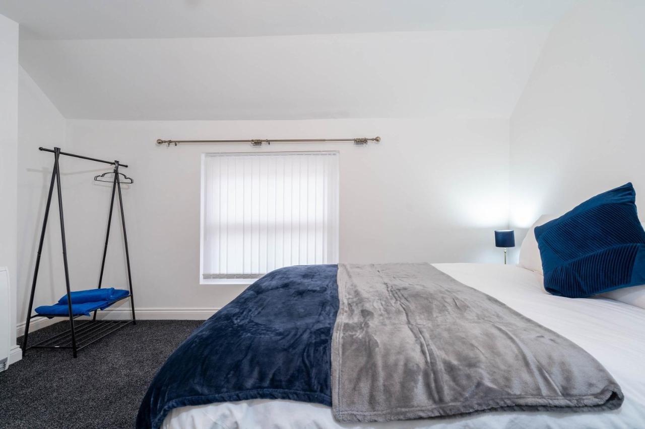 Three Bedroom Apartment- One Choice Stays Serviced Accommodation- Jewellery Quarter * Birmingham