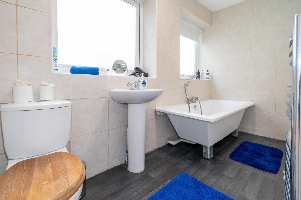 Three Bedroom Apartment- One Choice Stays Serviced Accommodation- Jewellery Quarter Apartment