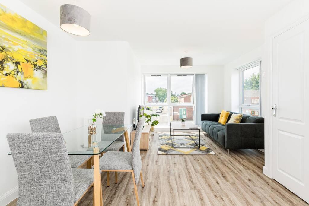 Sunlight Centre Flat With Free Parking Birmingham