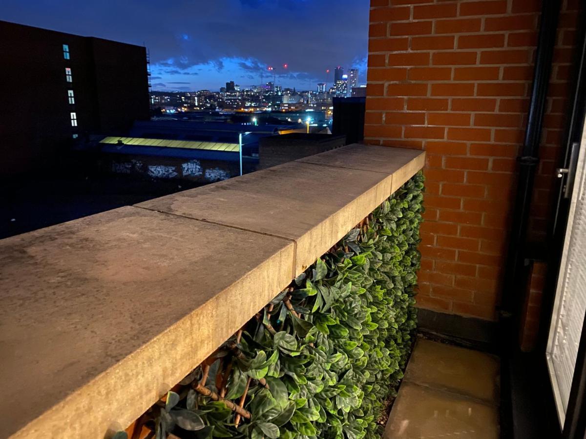 Perfect For Families & Business - Demha Nights Apartment Birmingham