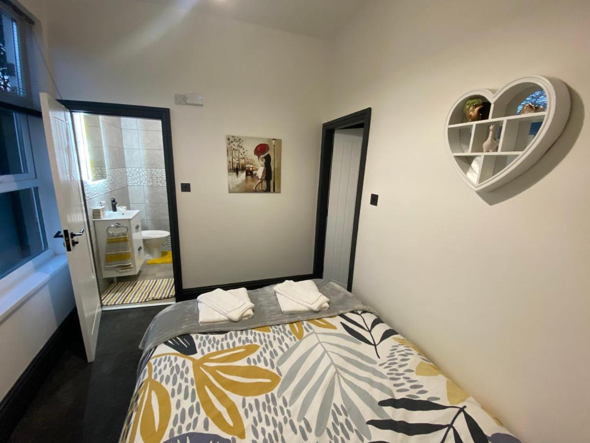 Swanky Apartment *