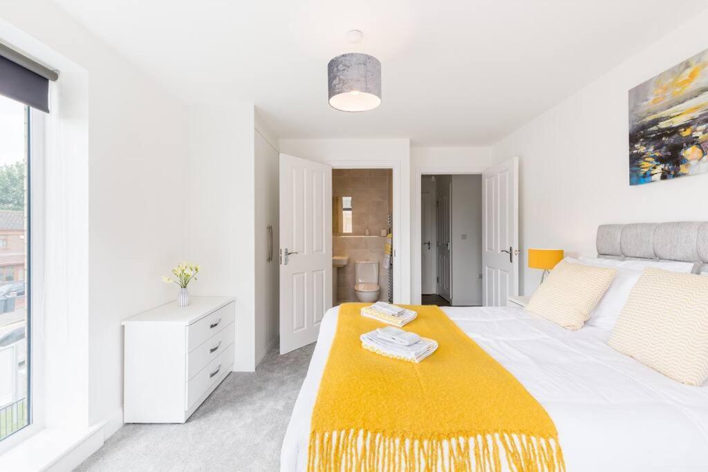 Sunlight Centre Flat With Free Parking Apartment *