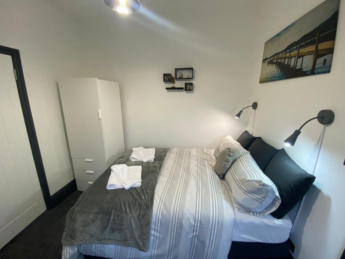 Swanky Apartment *