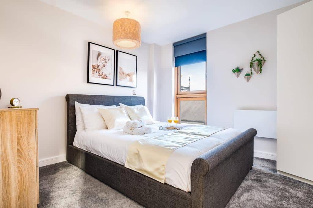 Pluxa Vivacity Sensational In The Heart Of The * Birmingham