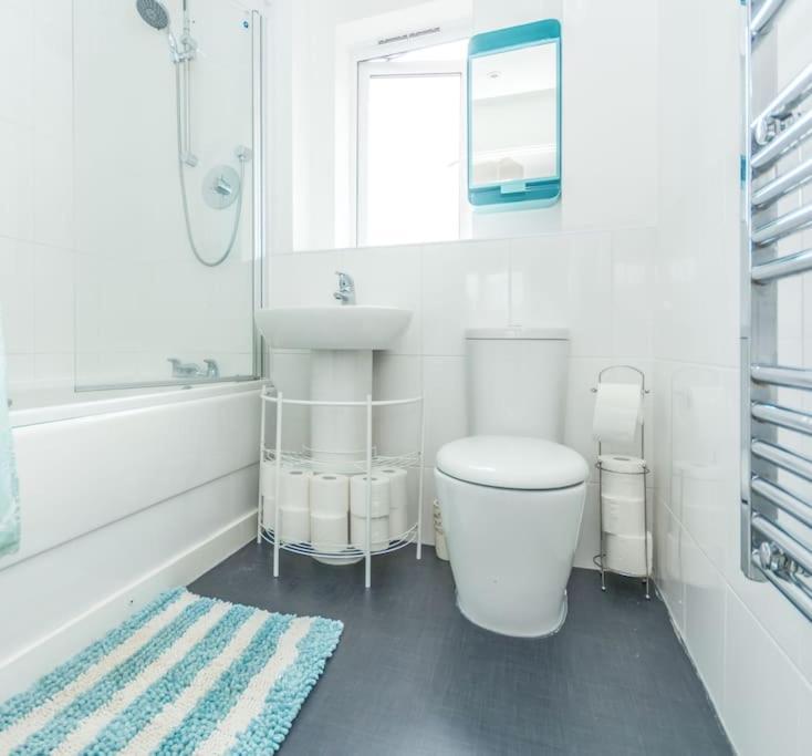 Brumstay Uk - 2 Bed Flat Close To Centre *