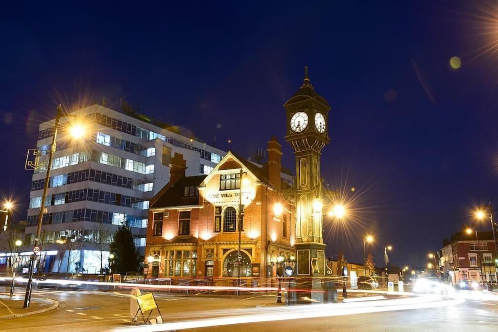 Centre Snow Hill Apartment