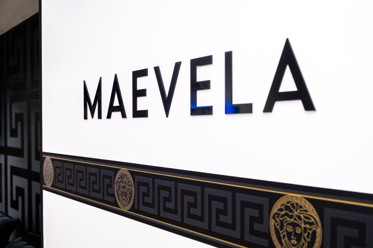 Maevela - Arcadian Versace Themed Apt ☆ Huge Balcony / Free Parking → Free Netflix -2 Min Walk From Hippodrome Theatre, Arcadian, China Town, Sidewalk Club, Gay Village, 5 Mins From New Street Train Station - Grand Ce Apartment Birmingham