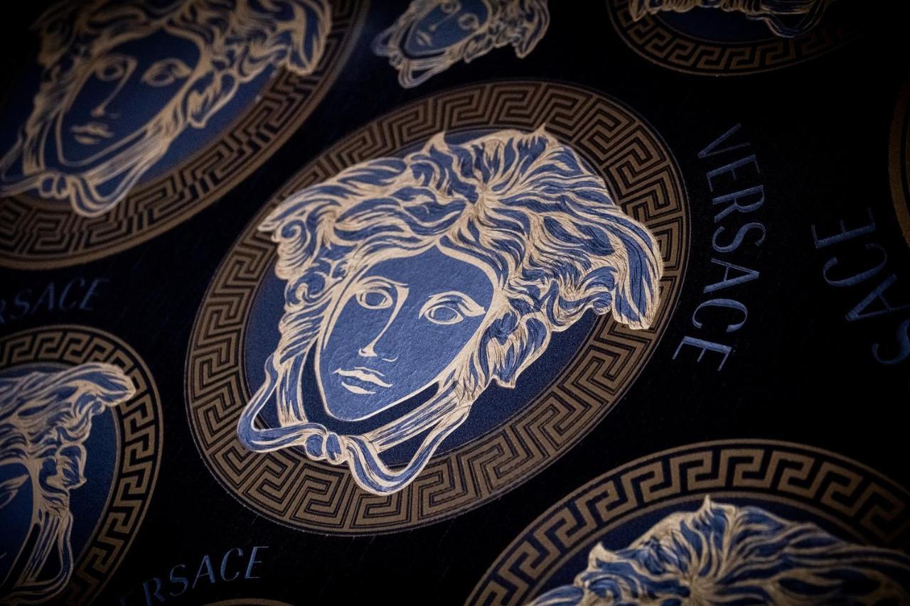 Apartment Maevela - Arcadian Versace Themed Apt ☆ Huge Balcony / Free Parking → Free Netflix -2 Min Walk From Hippodrome Theatre, Arcadian, China Town, Sidewalk Club, Gay Village, 5 Mins From New Street Train Station - Grand Ce Birmingham