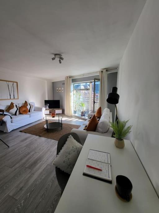 Centre Snow Hill Apartment