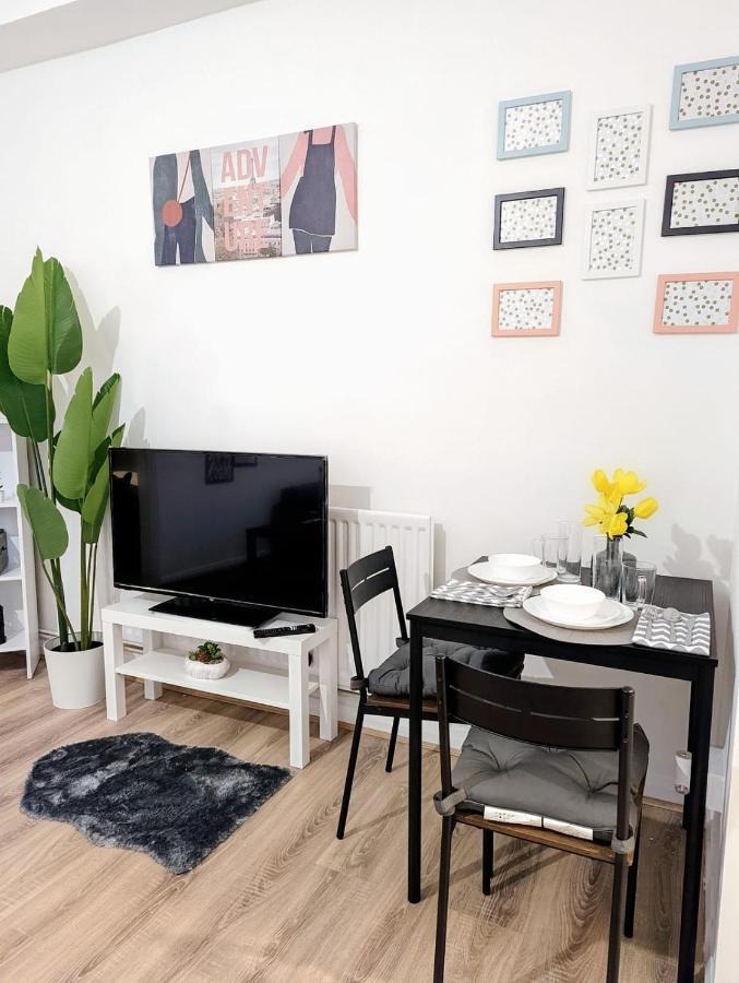 Apartment Luxury 1 Bed Service Apartment With Parking *