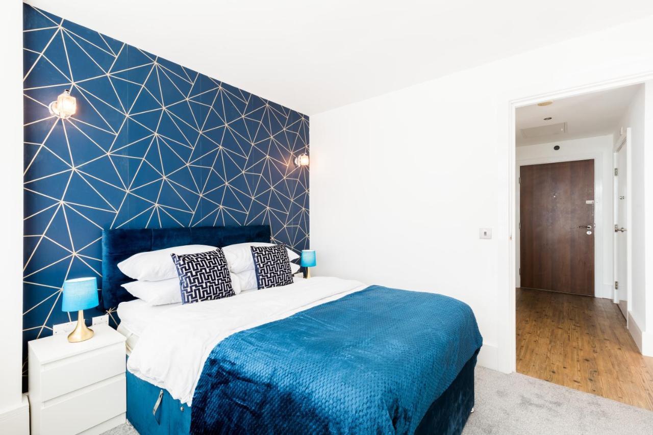 Newhall Skyline Views Centre Apartment *