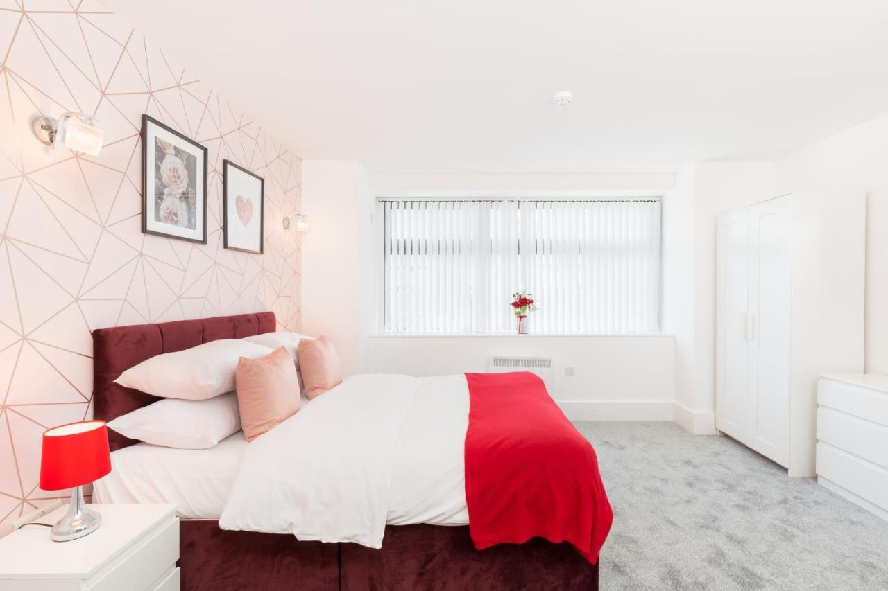 Newhall Skyline Views Centre Apartment *