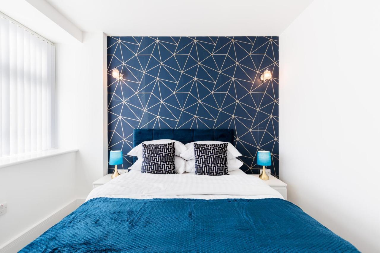 Newhall Skyline Views Centre Apartment Birmingham