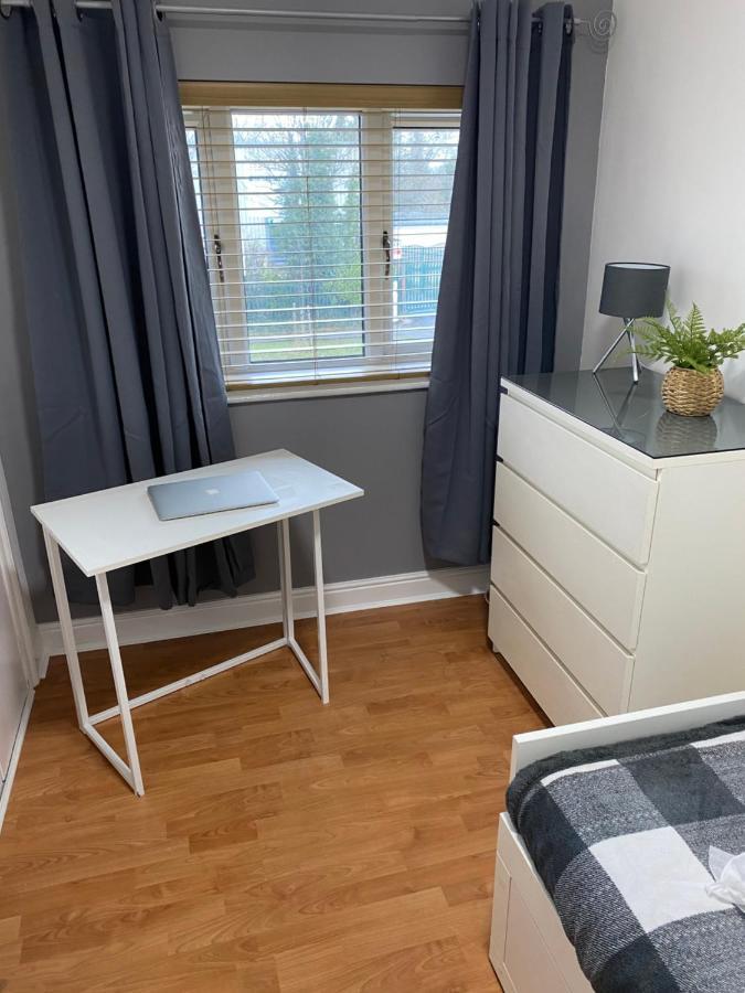 Holiday home Large Home, Close To Bhx, Nec, Jlr, 4 Double Beds!