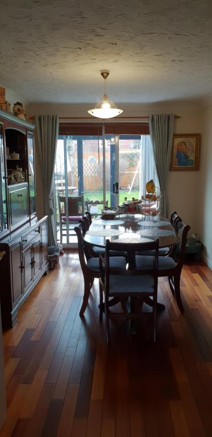 The Raymonds Family Homestay *