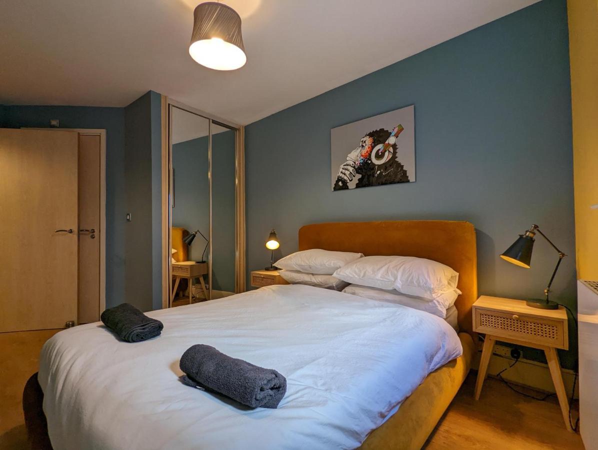 Apartment Sealand With Allocated Parking!