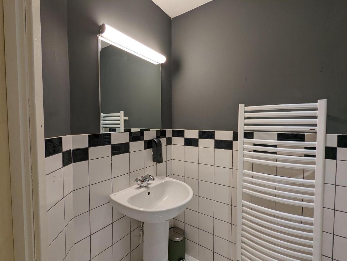 Sealand With Allocated Parking! Apartment *