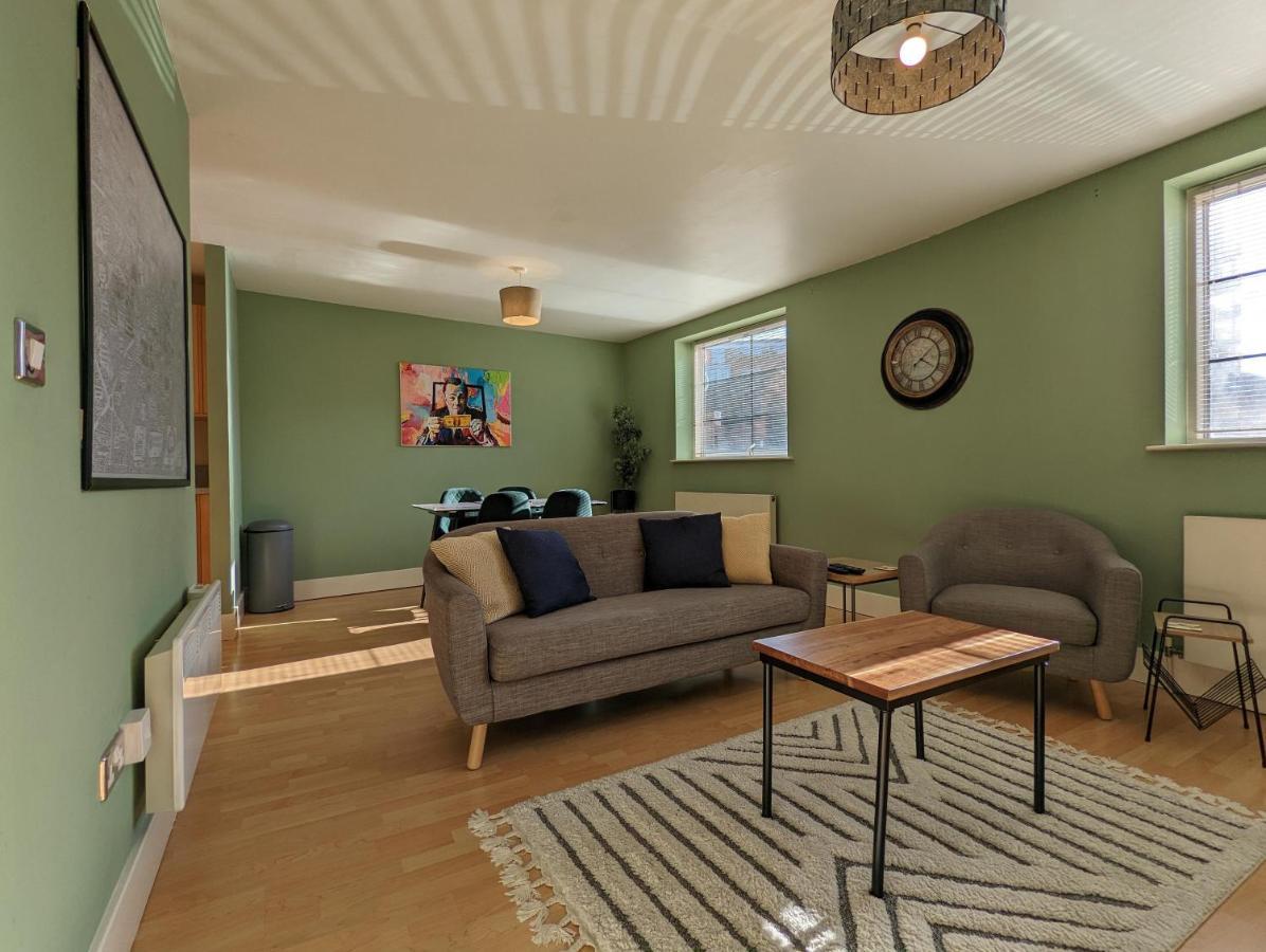 Apartment Sealand With Allocated Parking! Birmingham