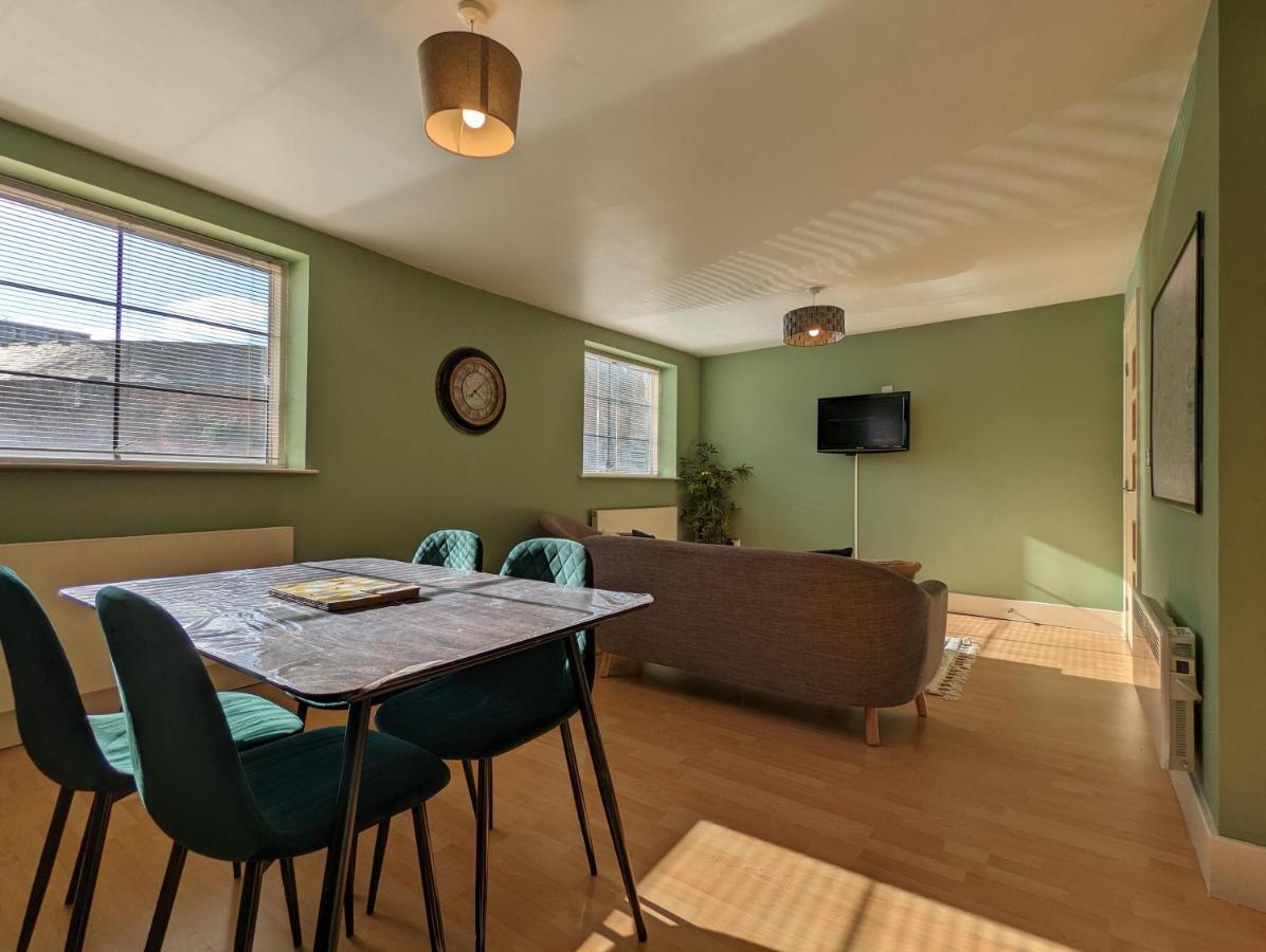 Sealand With Allocated Parking! Apartment *