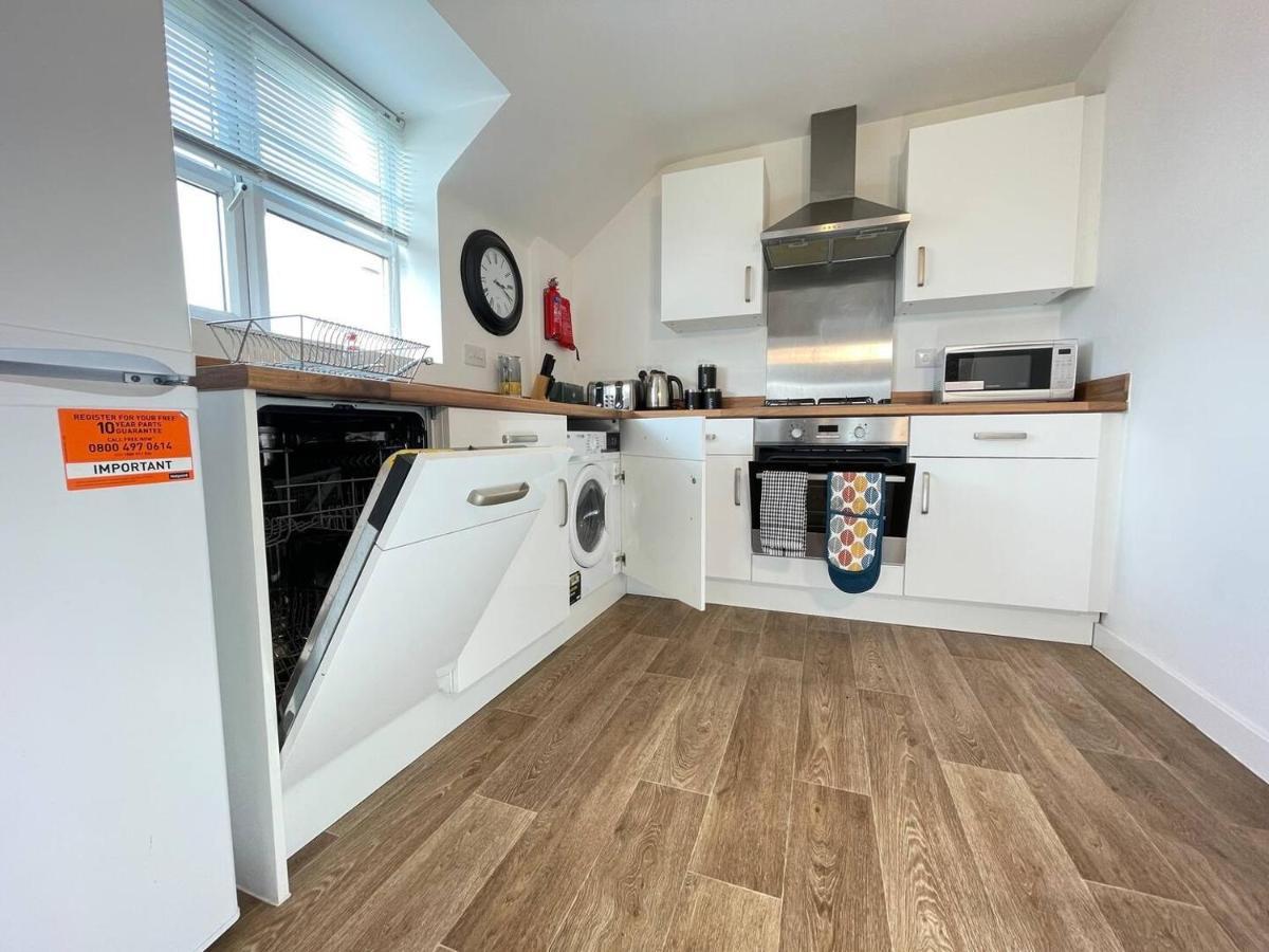 Apartment Cosy 2br Retreat, Near Uni & Qe Hospital, Parking