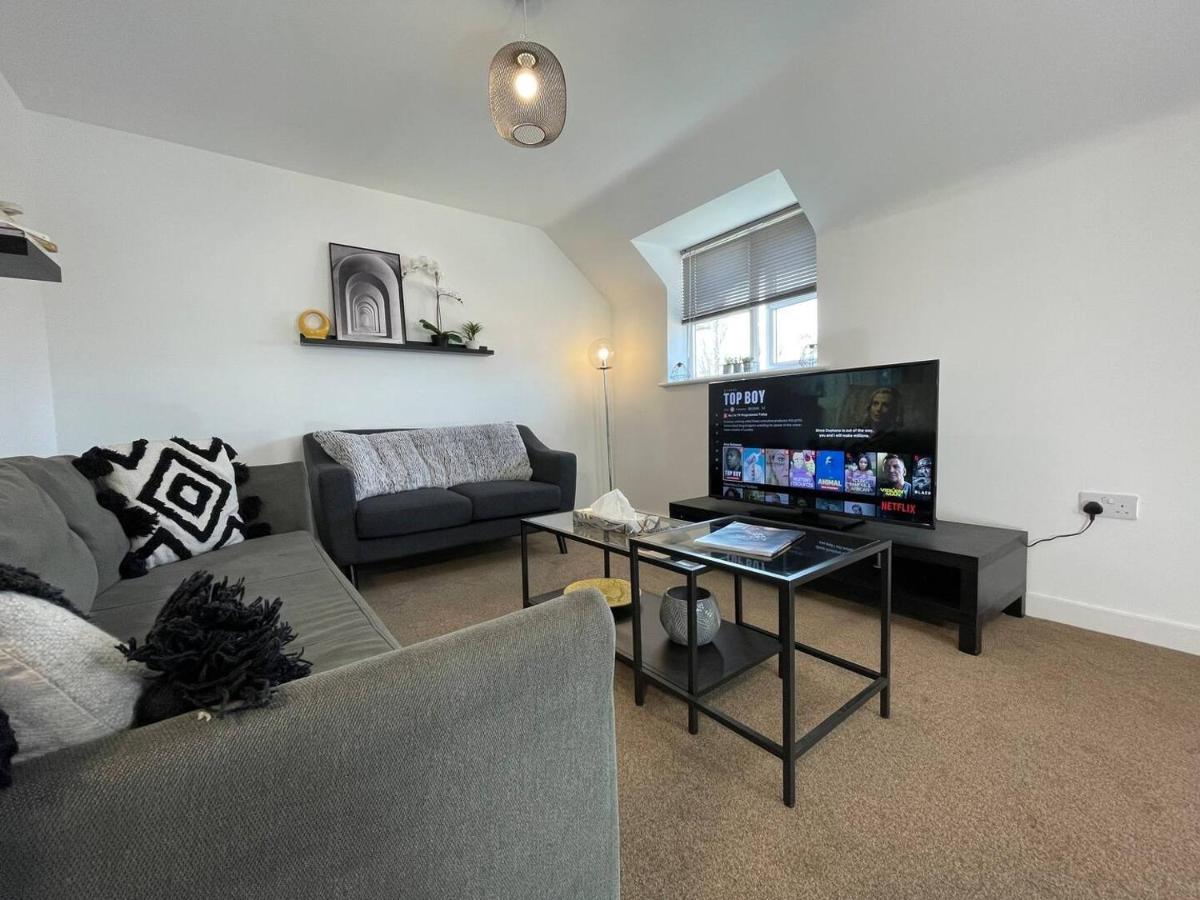 Apartment Cosy 2br Retreat, Near Uni & Qe Hospital, Parking
