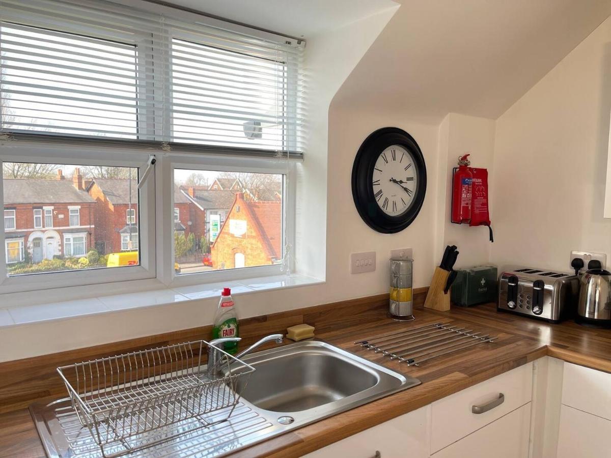 Cosy 2br Retreat, Near Uni & Qe Hospital, Parking