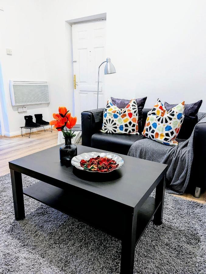 Apartment Luxury 1 Bed Service Apartment With Parking *