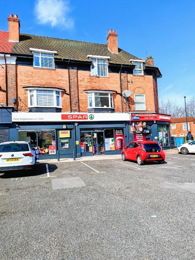 Luxury 1 Bed Service Apartment With Parking *
