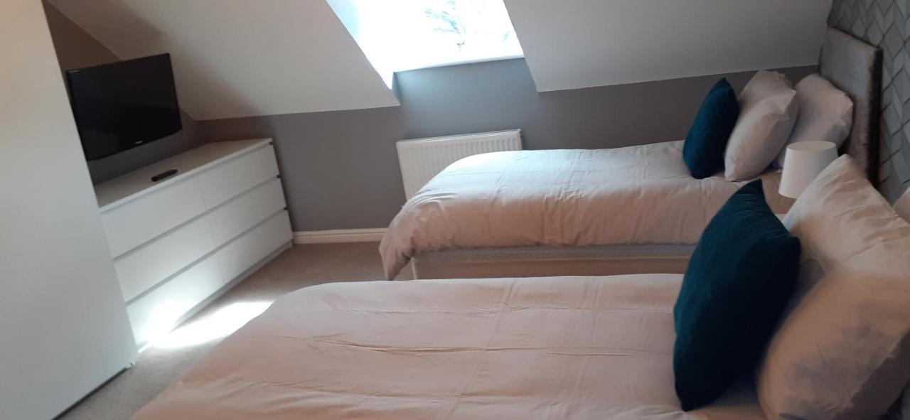 Apartment Hawksworth House: Convenient Nec & Airport With Free Parking