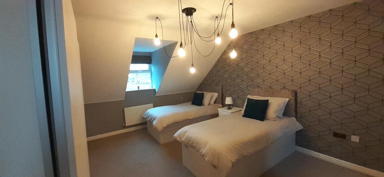 Hawksworth House: Convenient Nec & Airport With Free Parking * Birmingham