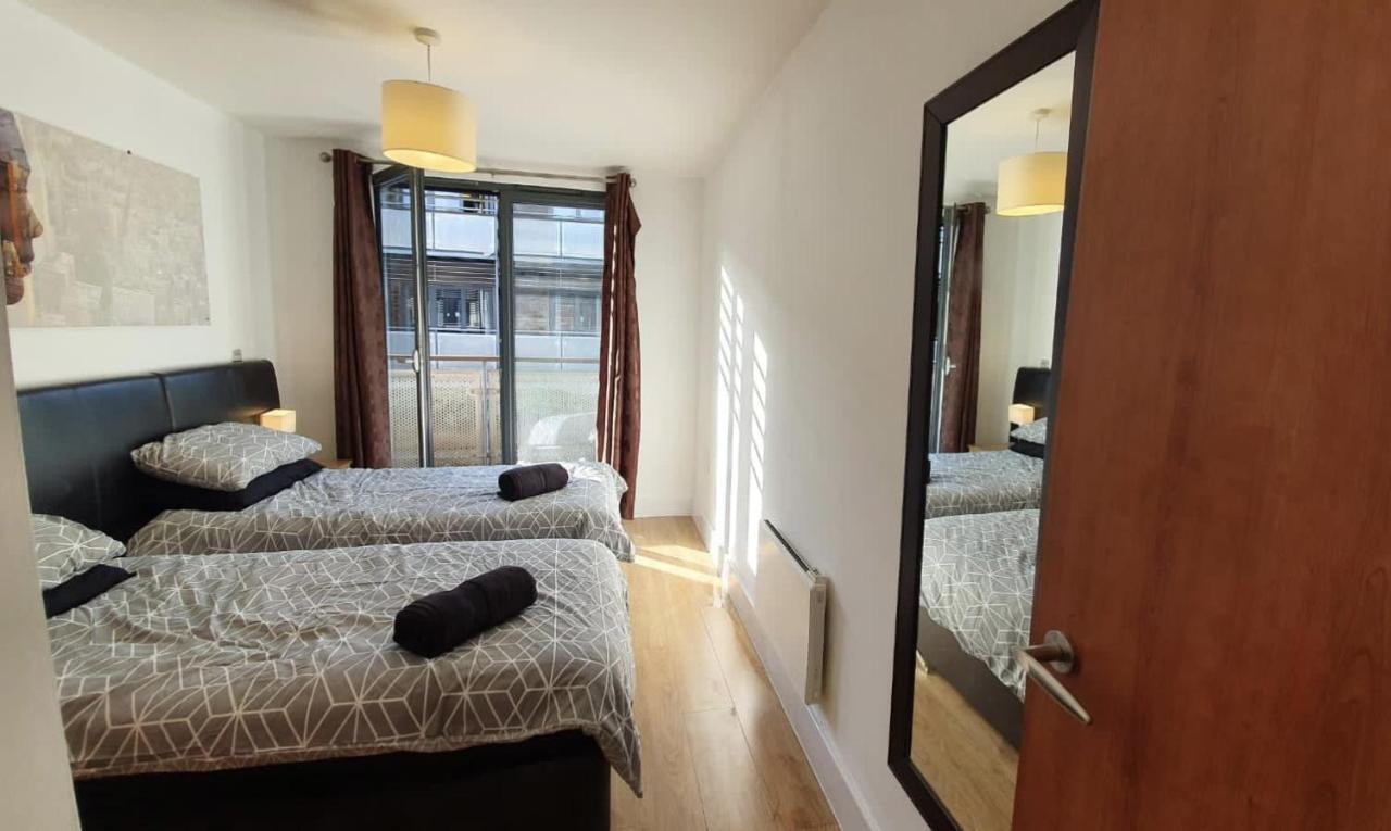 Modern Arcadian Centre 2 Bed / Balcony Apartment