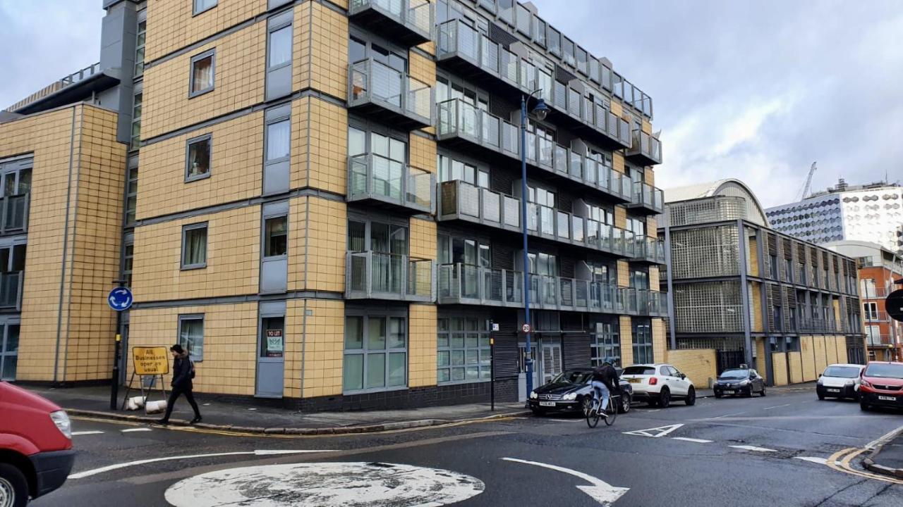 Stylish Centre Apart W/balcony * Birmingham