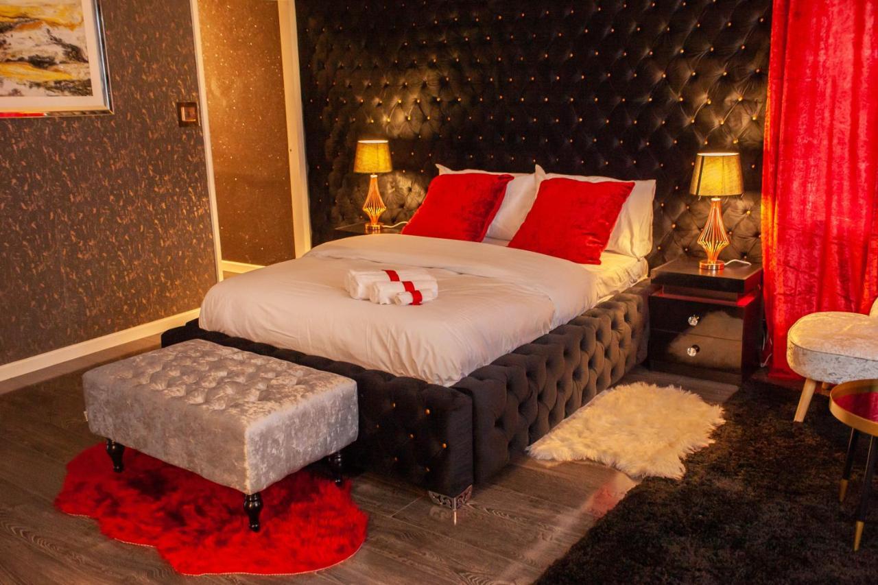 Opulent 1 Bedroom Cosy Apartment *
