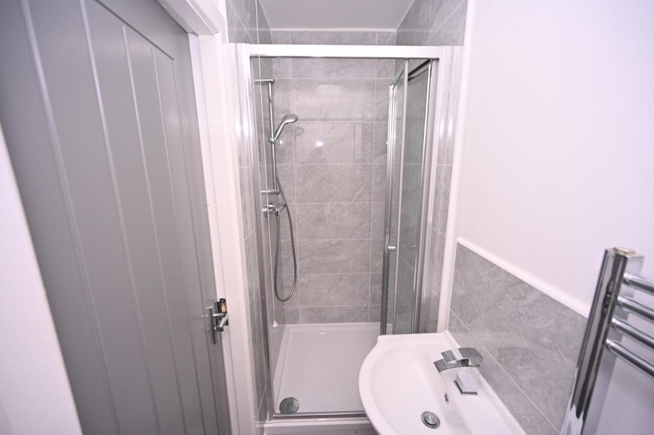 Kunda House Galton Bridge Guest house Birmingham