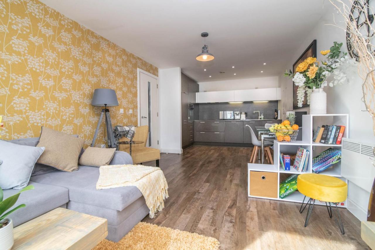 Vibrant 2 Bed 2 Bath Free Parking In Chinatown * Birmingham