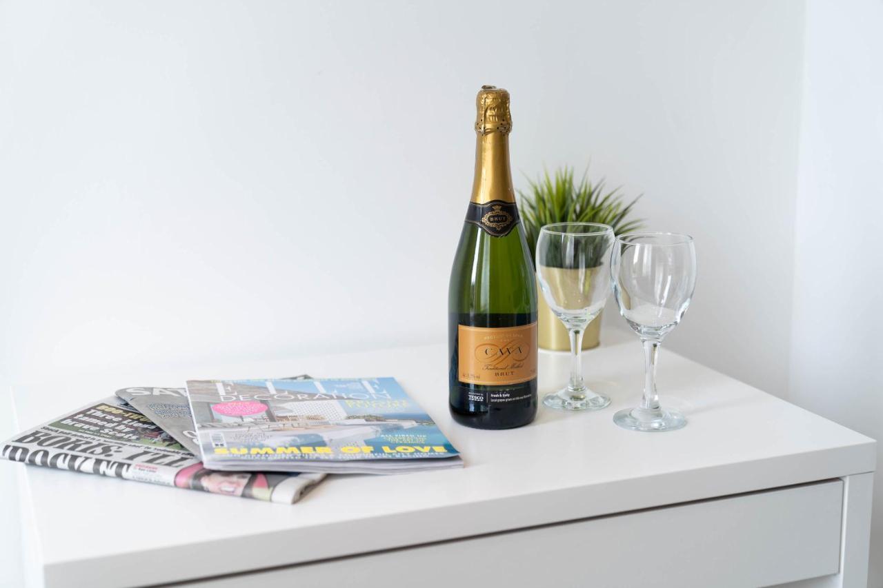 Haus - Luxury 4 Bedroom House - Parking - Fast Wifi - Smart Tvs - Garden - Rated Birmingham