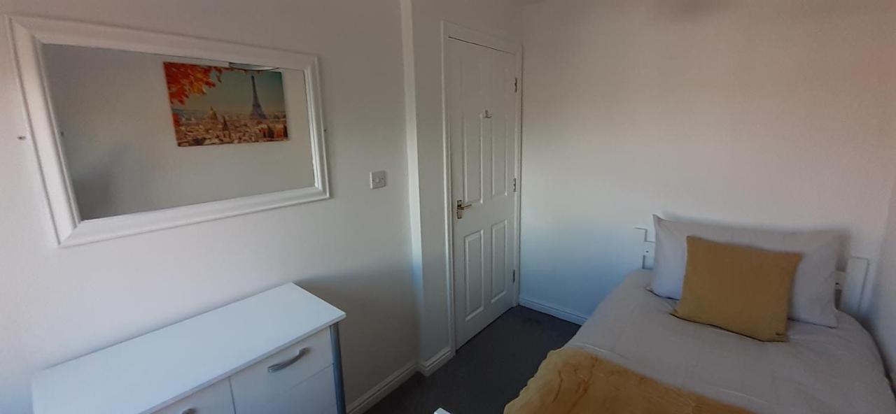Hawksworth House: Convenient Nec & Airport With Free Parking * Birmingham