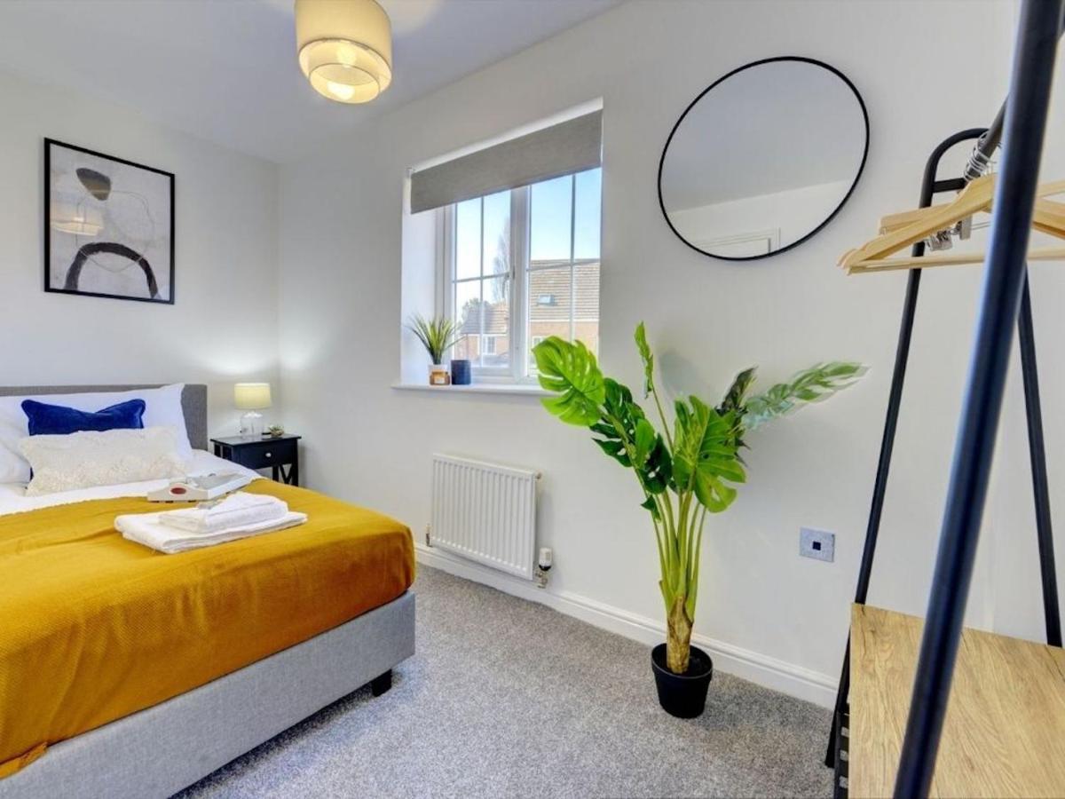 Villa The Leyburn I Large Executive House I Great Dining Space I Parking I Garden I Close To Nec & 12 Mins To Airport I Ecoshort Term Let By Silva