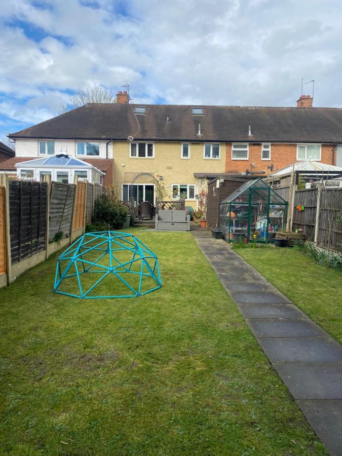 Large Home, Close To Bhx, Nec, Jlr, 4 Double Beds! *