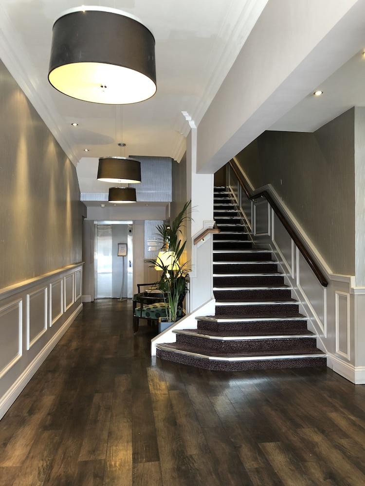Hotel Eaton 3*