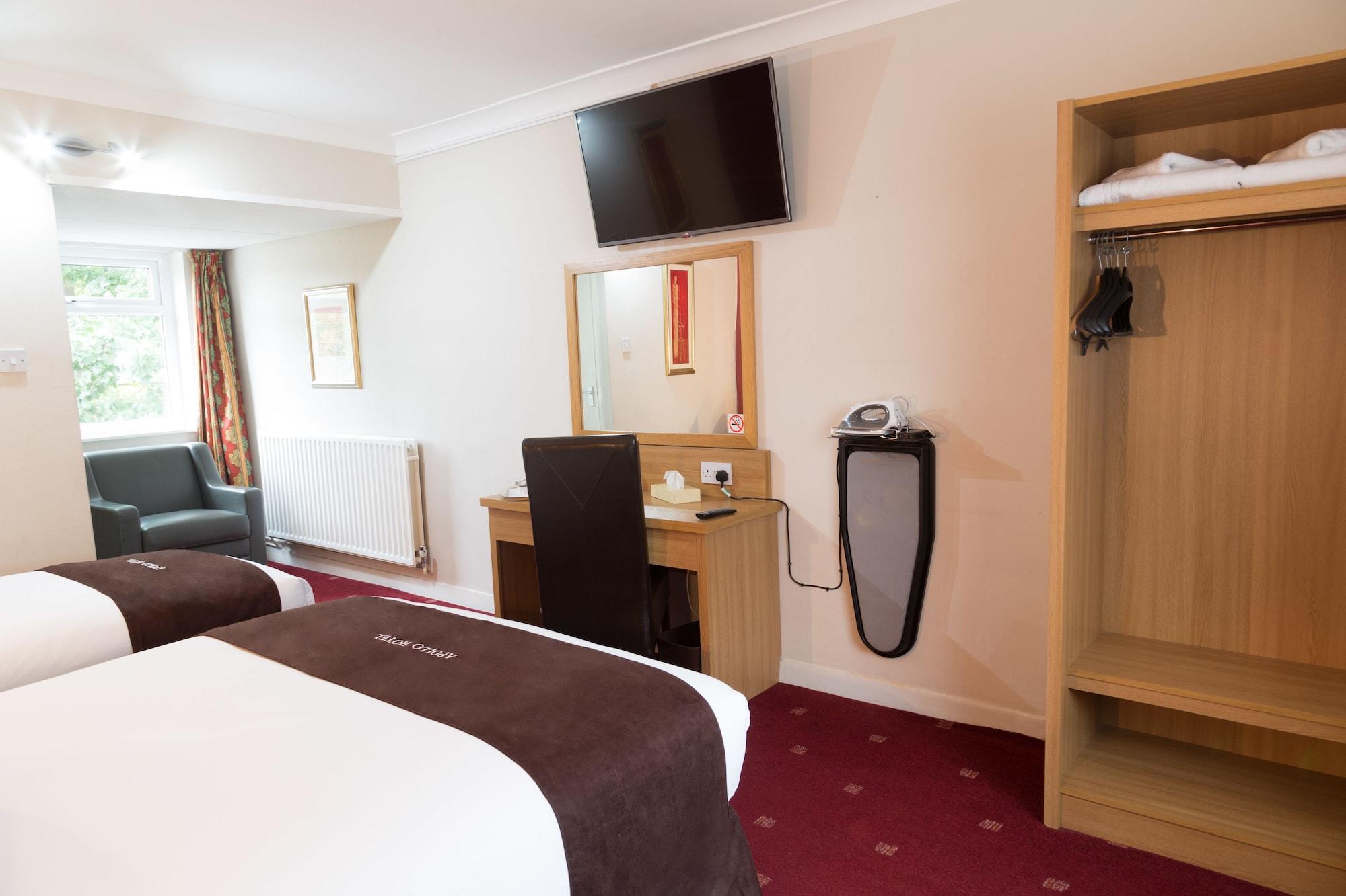 Apollo Hotel 3*