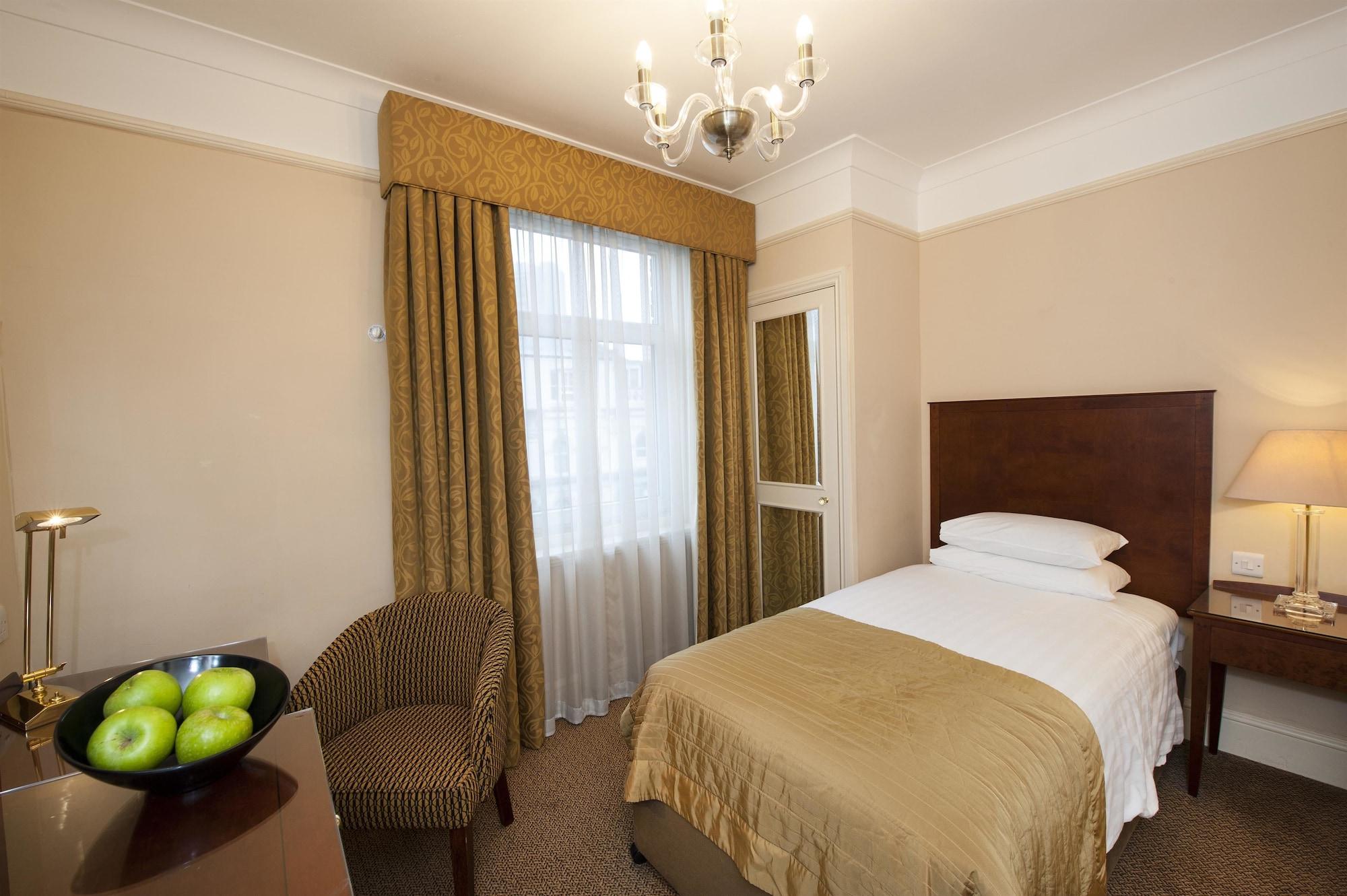 Macdonald Burlington 4*