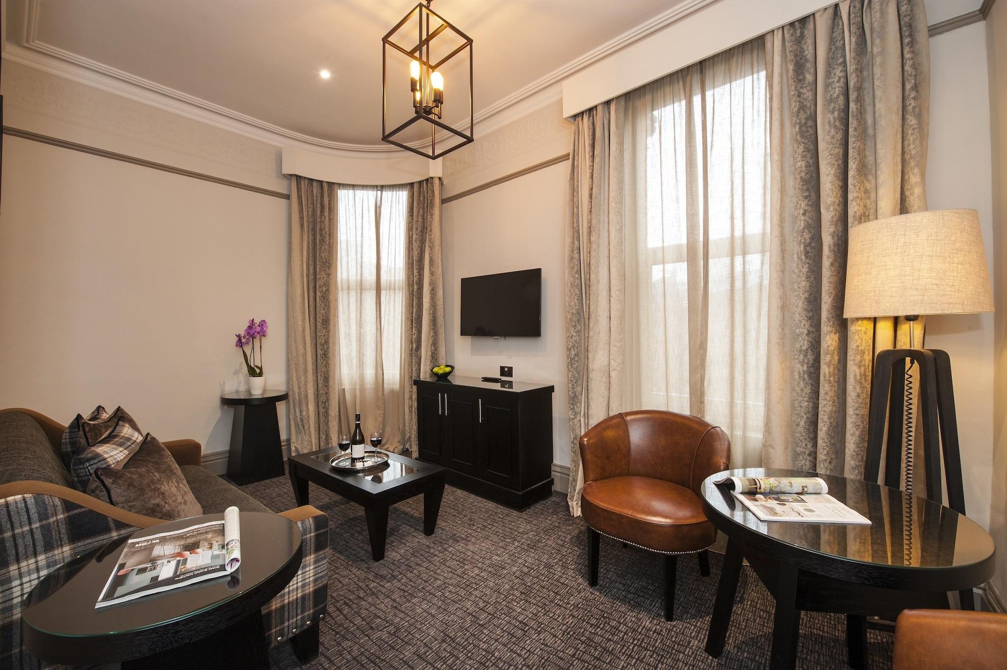 Macdonald Burlington Hotel 4*