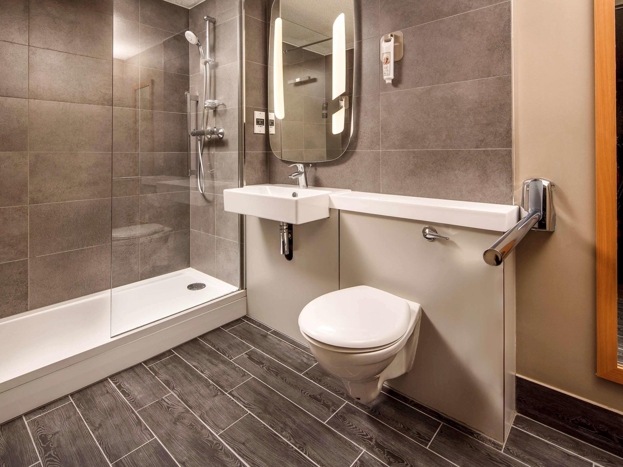 Ibis Centre Irving Street 2*