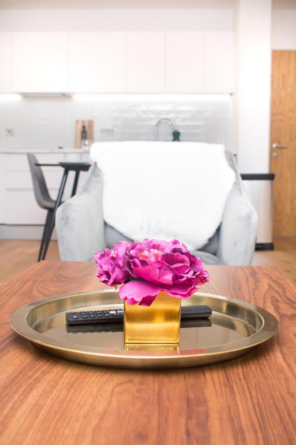 Exoticstay - New Build - Luxe 2 Bedroom Apt - Free Parking - Smart 4k Tv With Ultrafast Wifi & Netflix - Centre Birmingham