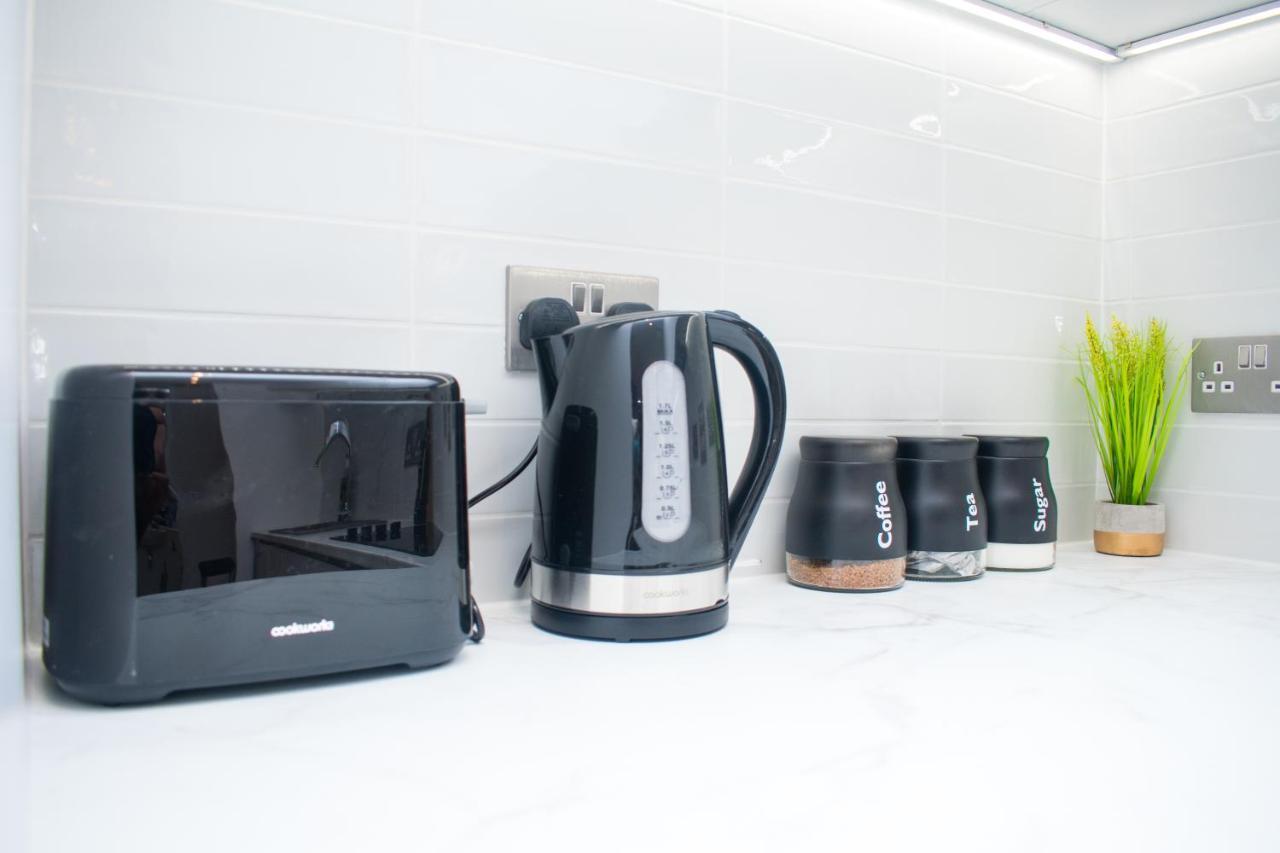 Exoticstay - New Build - Luxe 2 Bedroom Apt - Free Parking - Smart 4k Tv With Ultrafast Wifi & Netflix - Centre Birmingham